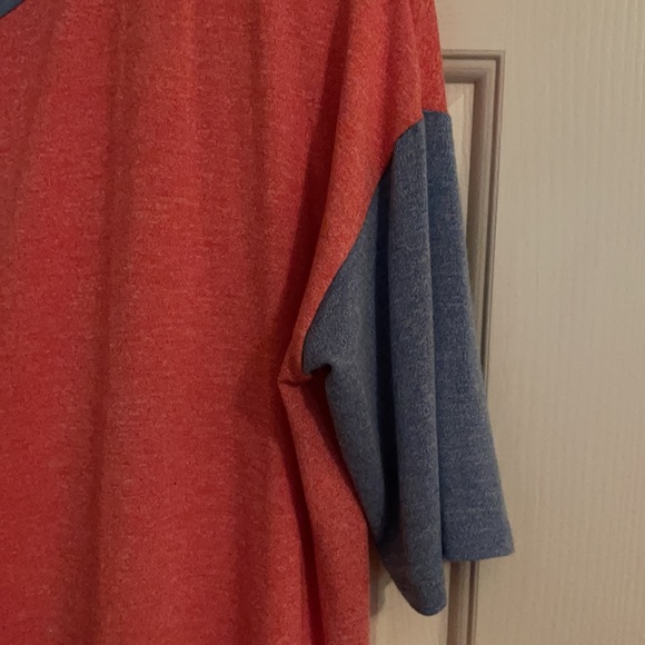 LuLaRoe multicolored top - Picture 2 of 3